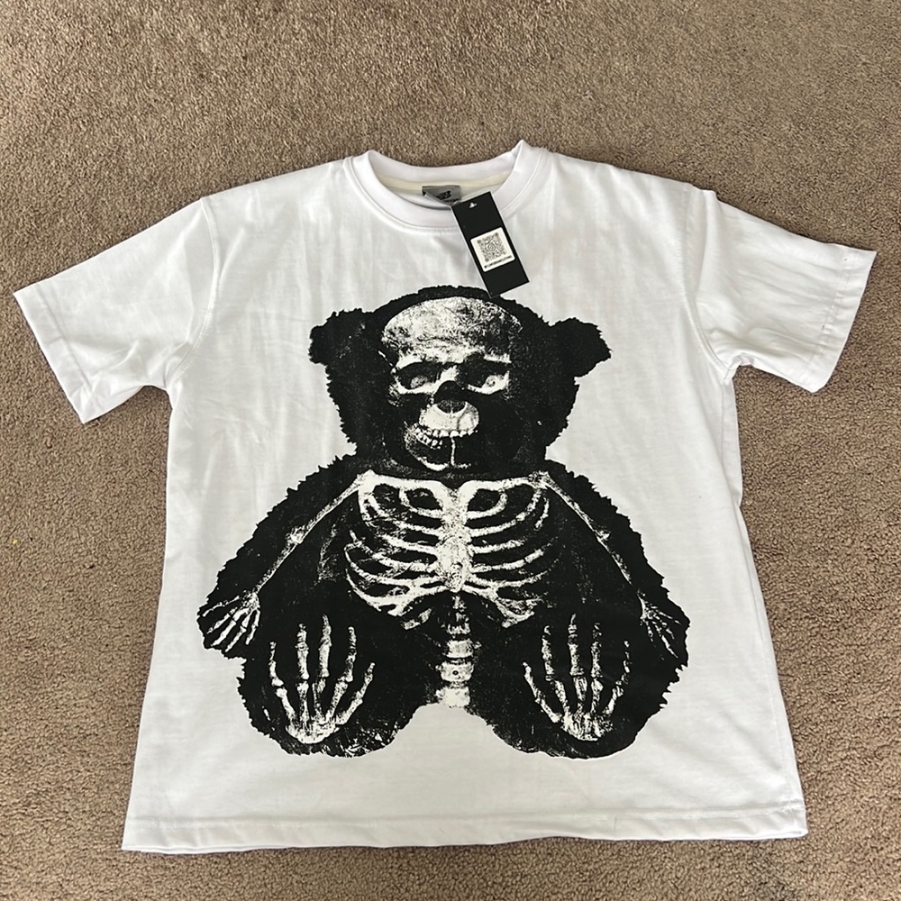 BRAND NEW W/TAGS: Men Flowerbrain oversized t-shirt